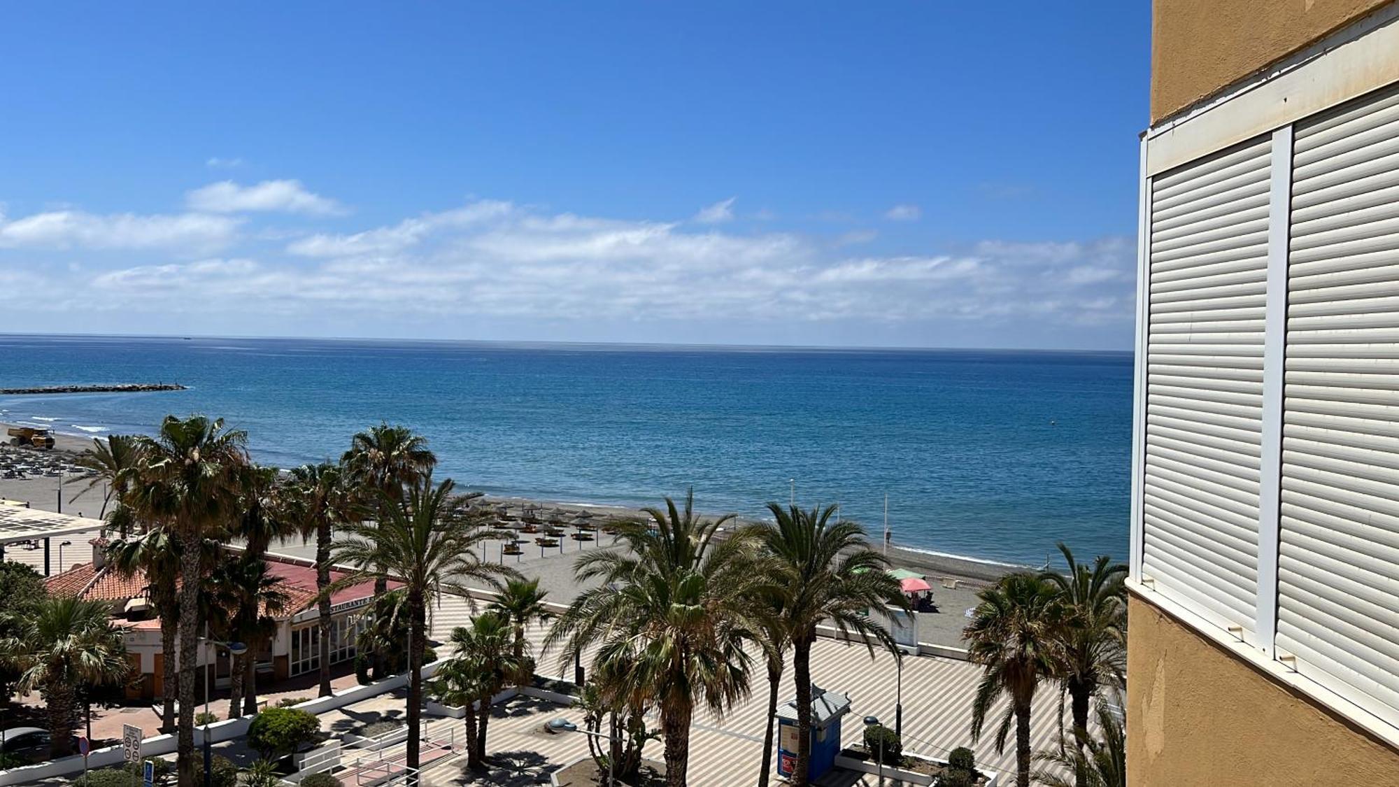 Estudio Mar En Calma, Primera Linea De Playa Con Vistas Al Mar Torrox Luaran gambar